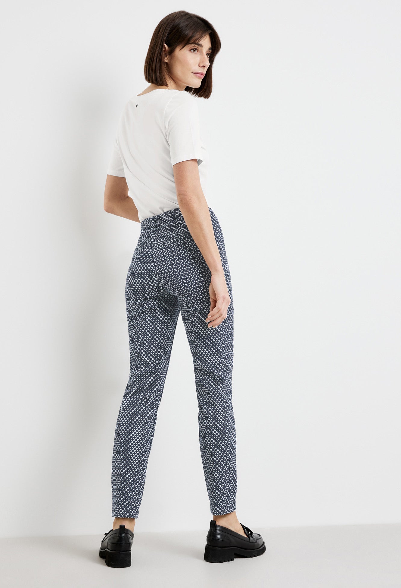 Slim Fit Patterned 7/8-length trousers