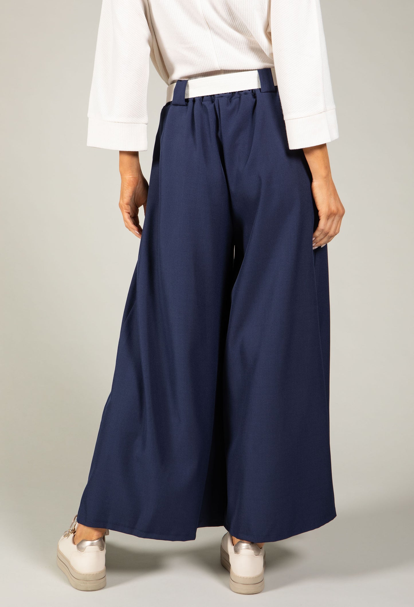 Short Wide Leg Belted Trousers
