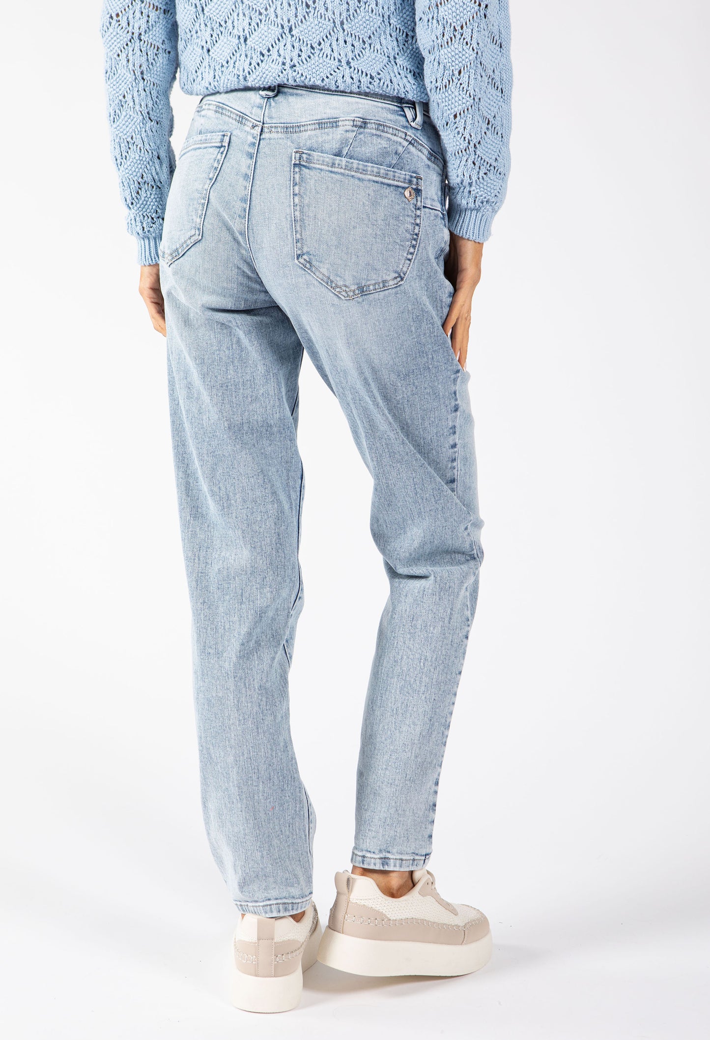 “Ab”solution® Mid-Rise Booty Lift Straight Leg Jeans