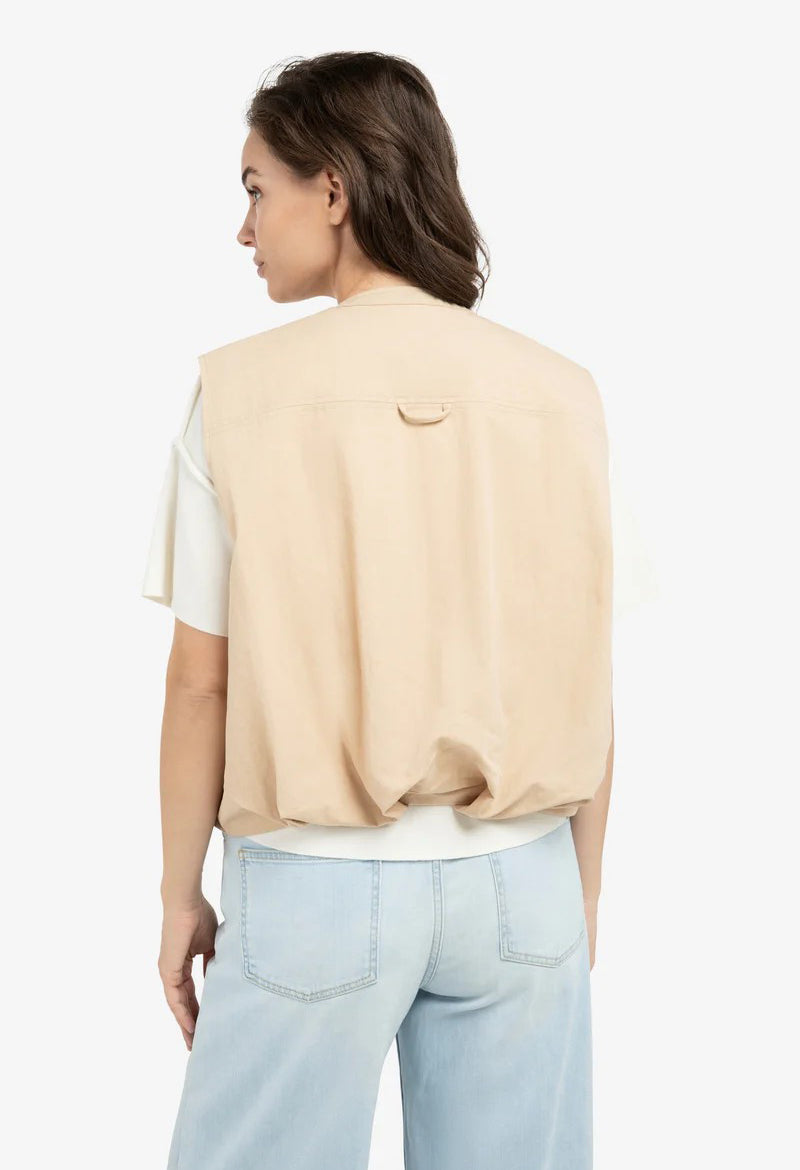 Sleeveless summer jacket with drawstrings
