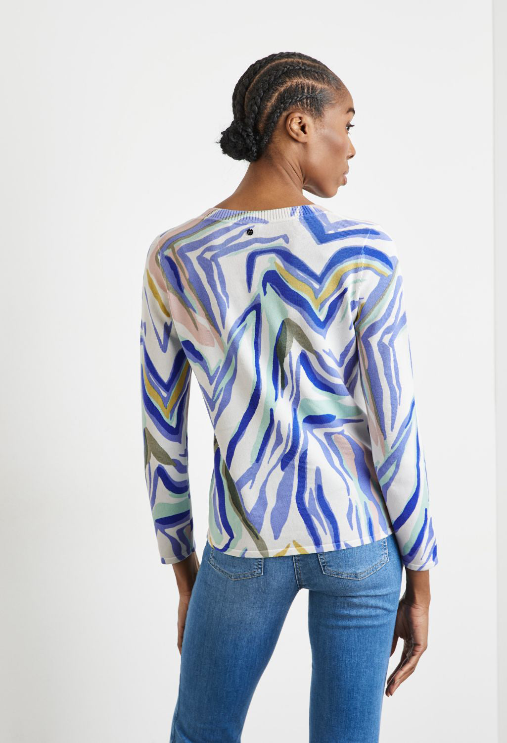 Abstract Print V-Neck Pullover