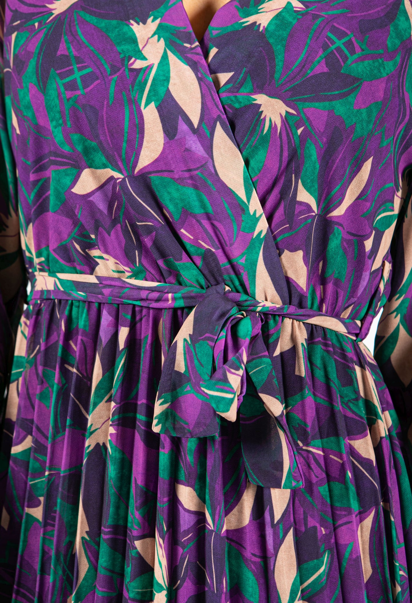 Leaf Print Pleated Maxi Dress