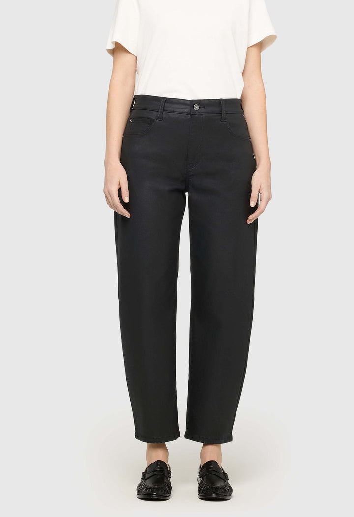 Danni 2.3 Coated Barrel Jeans