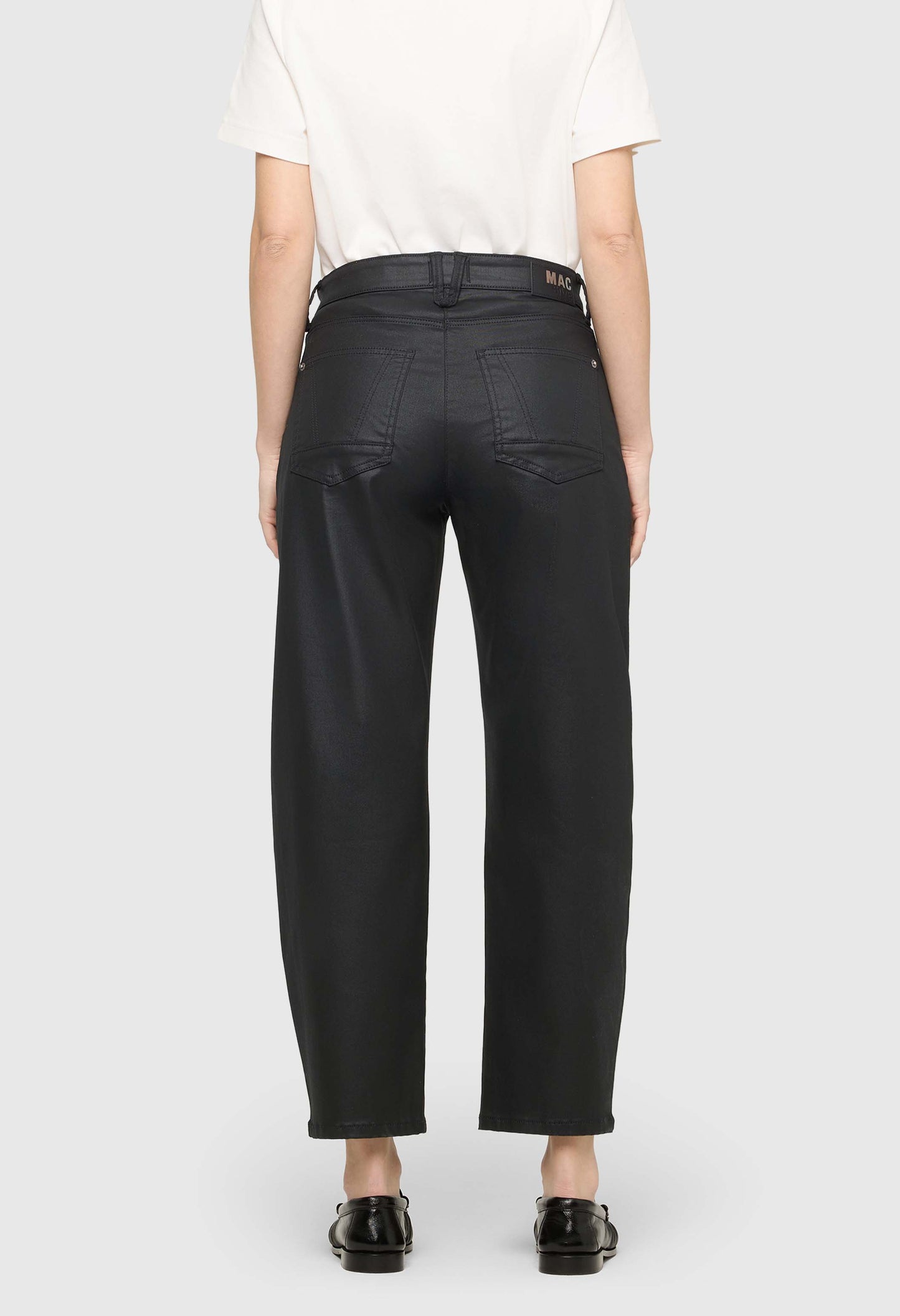 Danni 2.3 Coated Barrel Jeans