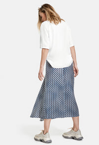 Skirt with pleat detail