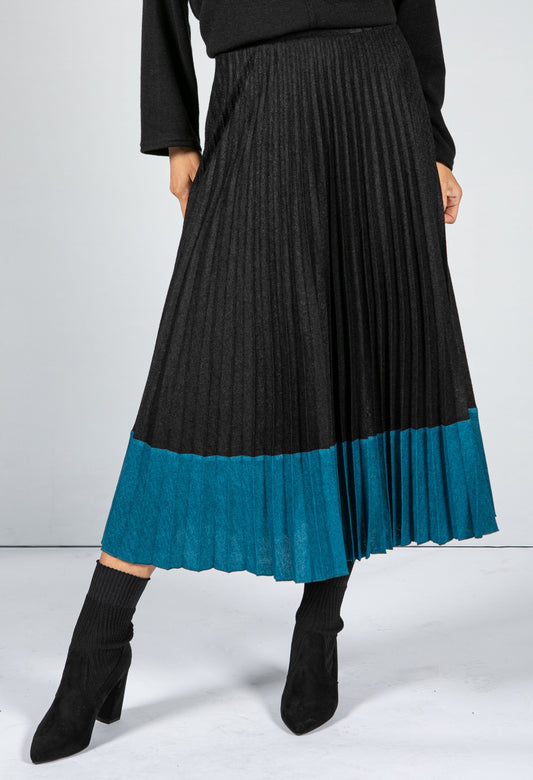 Soft Feel Fine Knit Pleated Skirt in Black & Teal
