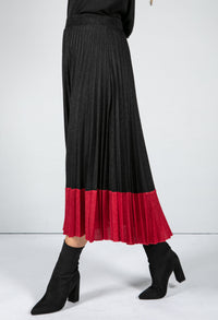 Soft Feel Fine Knit Pleated Skirt in Black & Bordeaux
