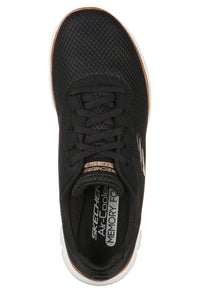 Sporty lace-up sneaker in Black
