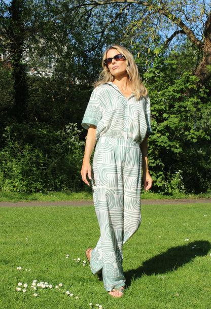 Abstratc Print V-Neck Shirt