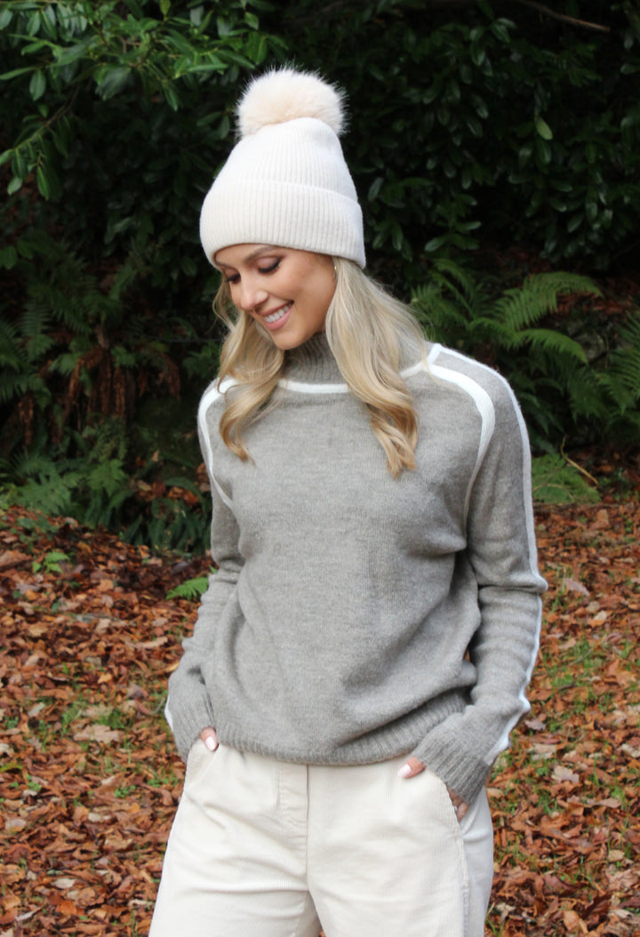 Ribbed Knit Pom Pom Beanie