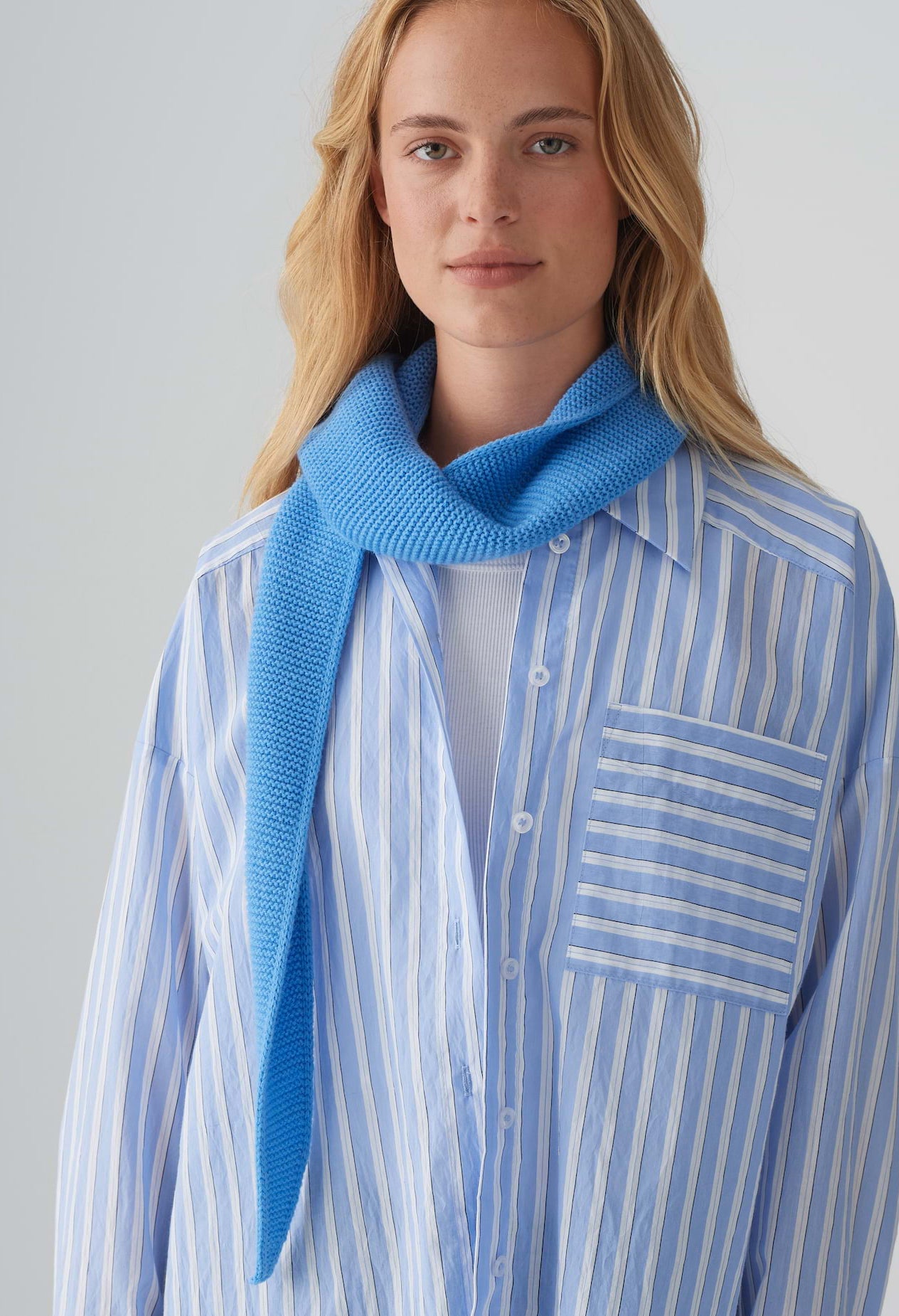 Anotti Narrow knitted scarf