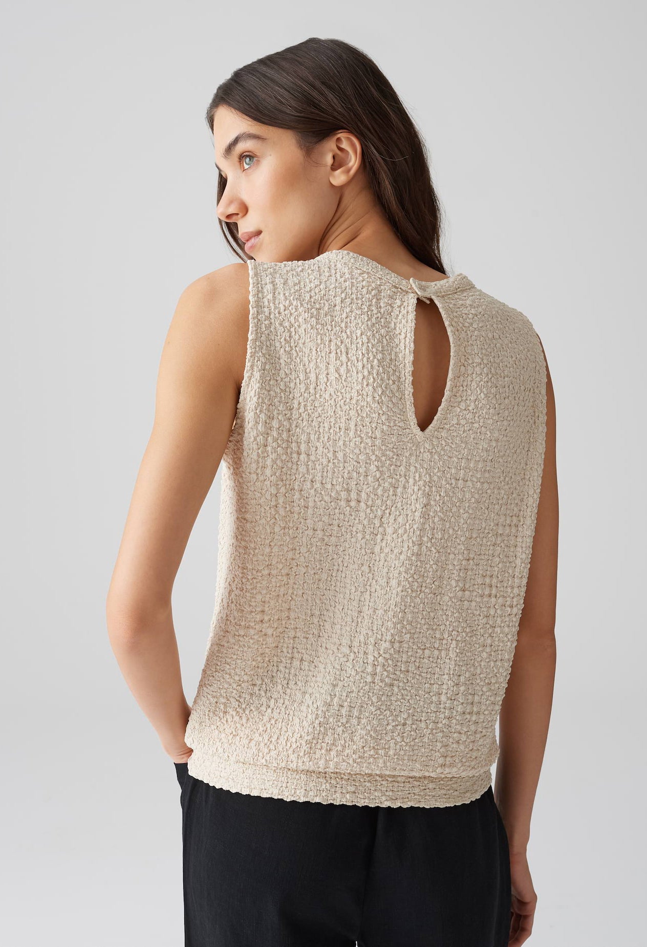 Ikini Sleeveless Texture Top