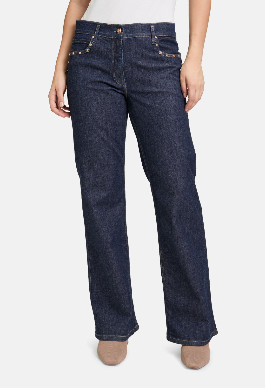 Relaxed Fit Washed Jeans