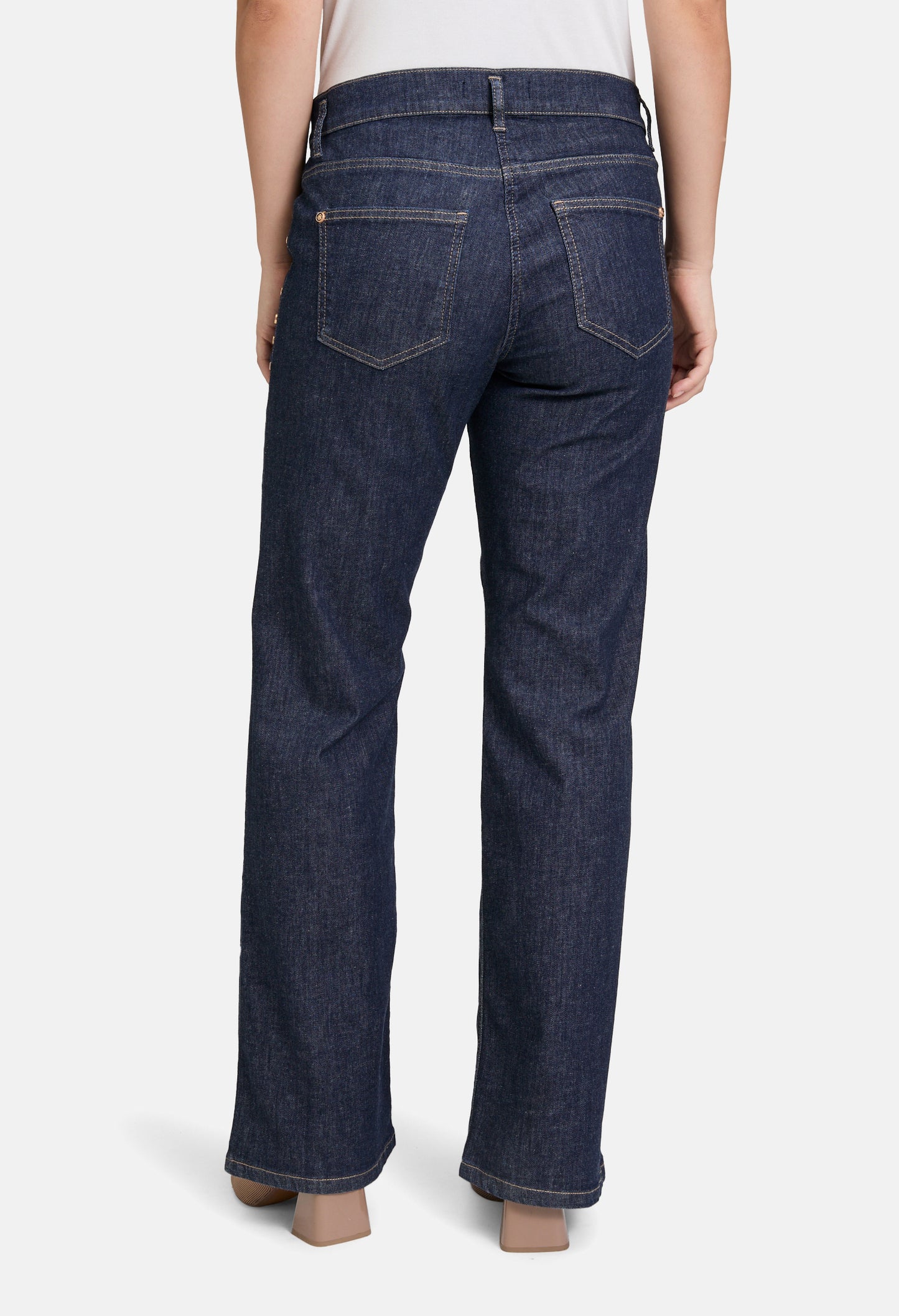 Relaxed Fit Washed Jeans