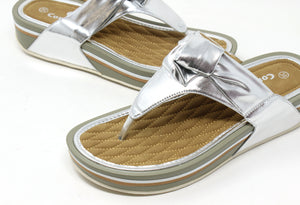 Front Twist Flip Flop