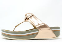 Front Twist Flip Flop