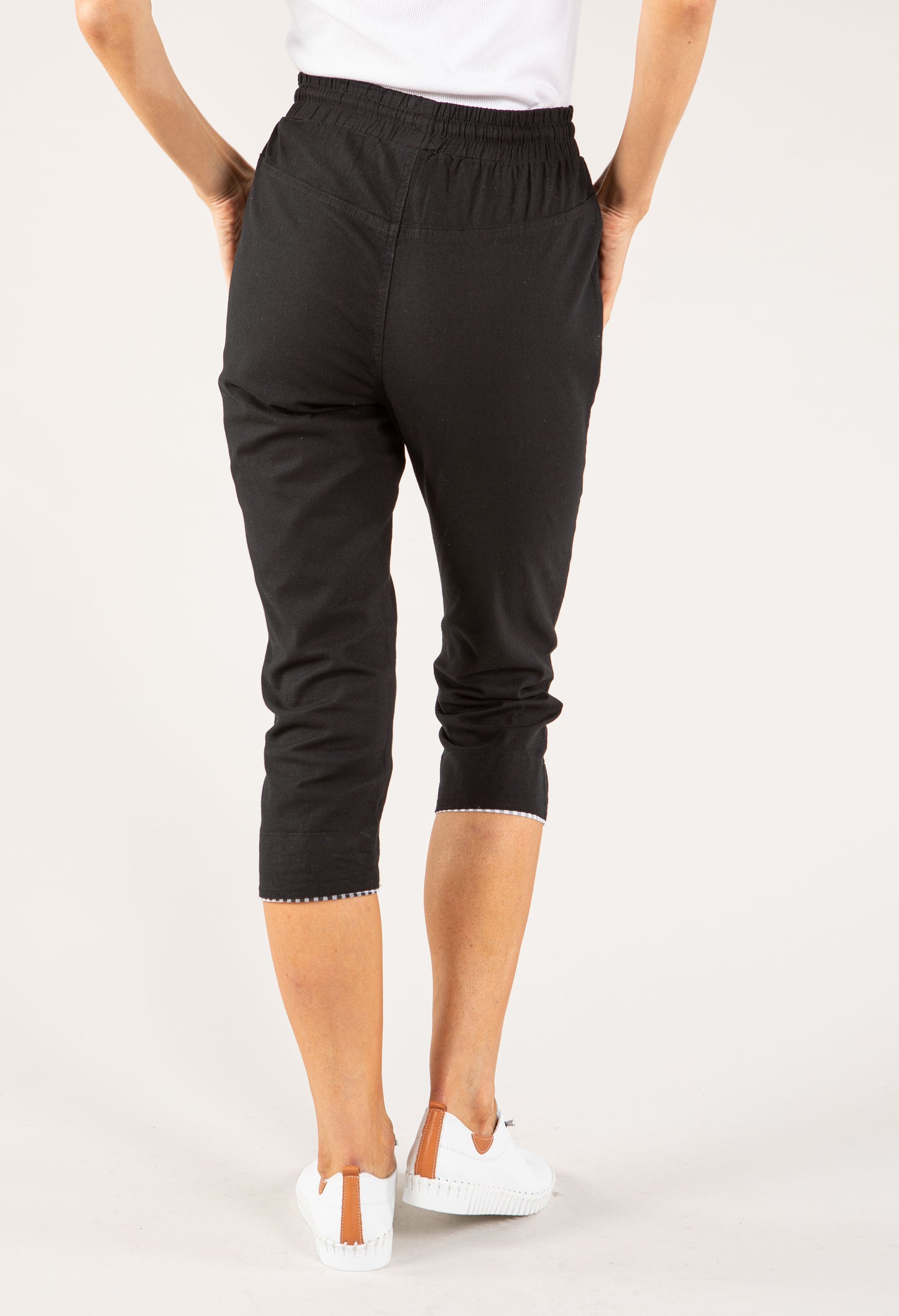 Pull-On Linen Capris