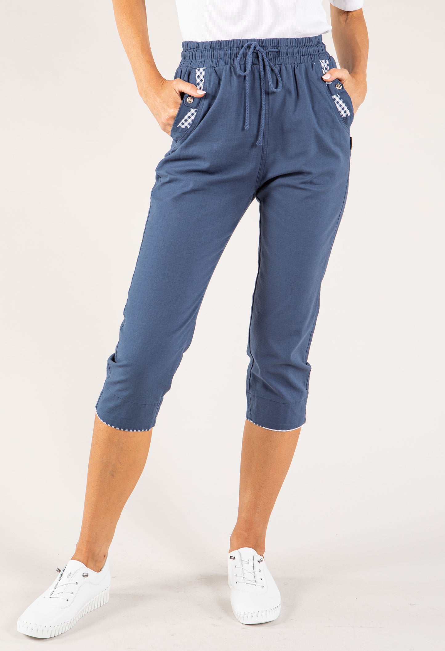 Pull-On Linen Capris