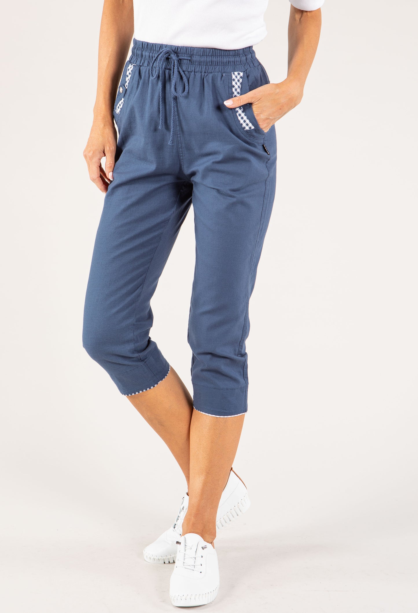 Pull-On Linen Capris