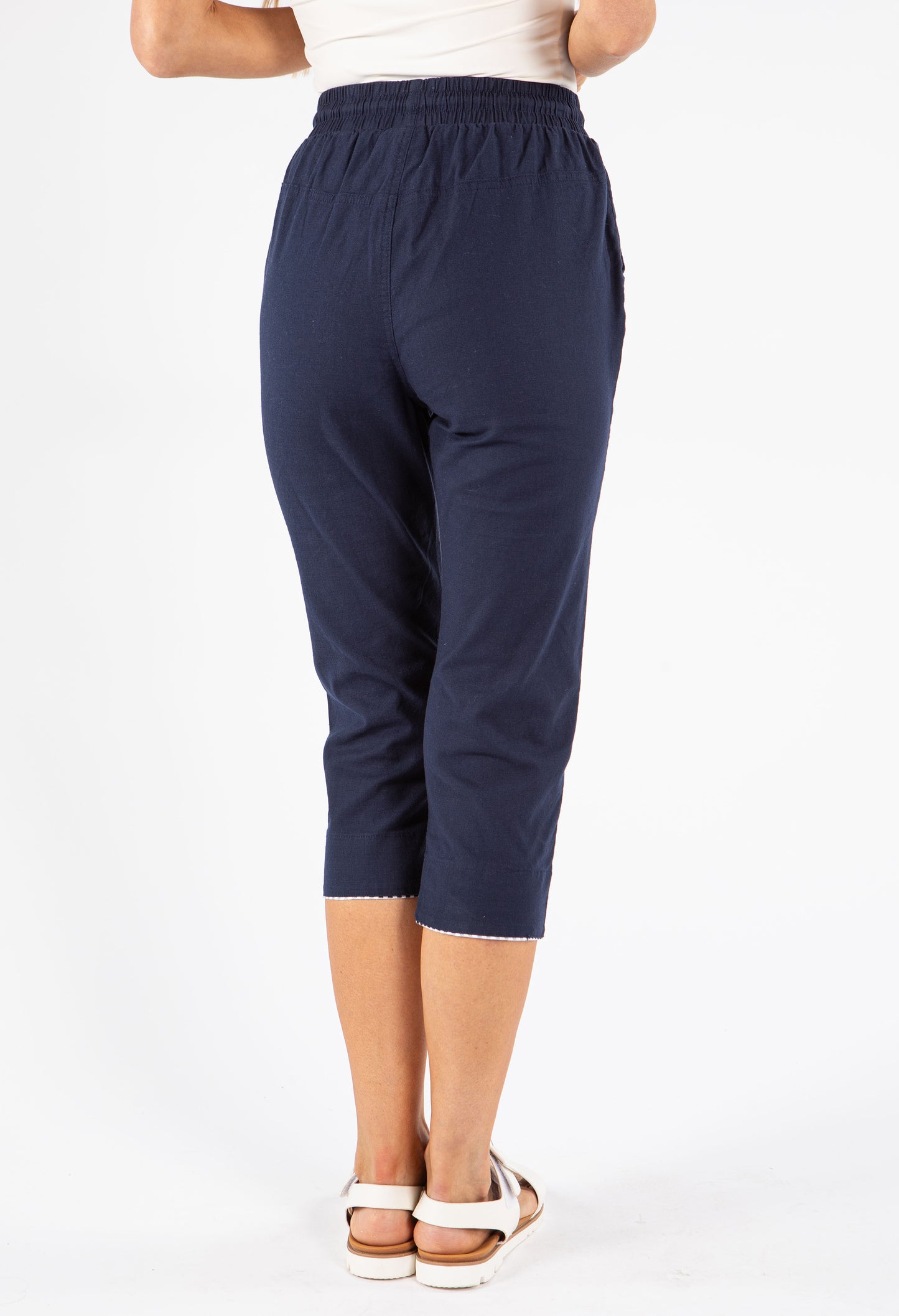 Pull-On Linen Capris
