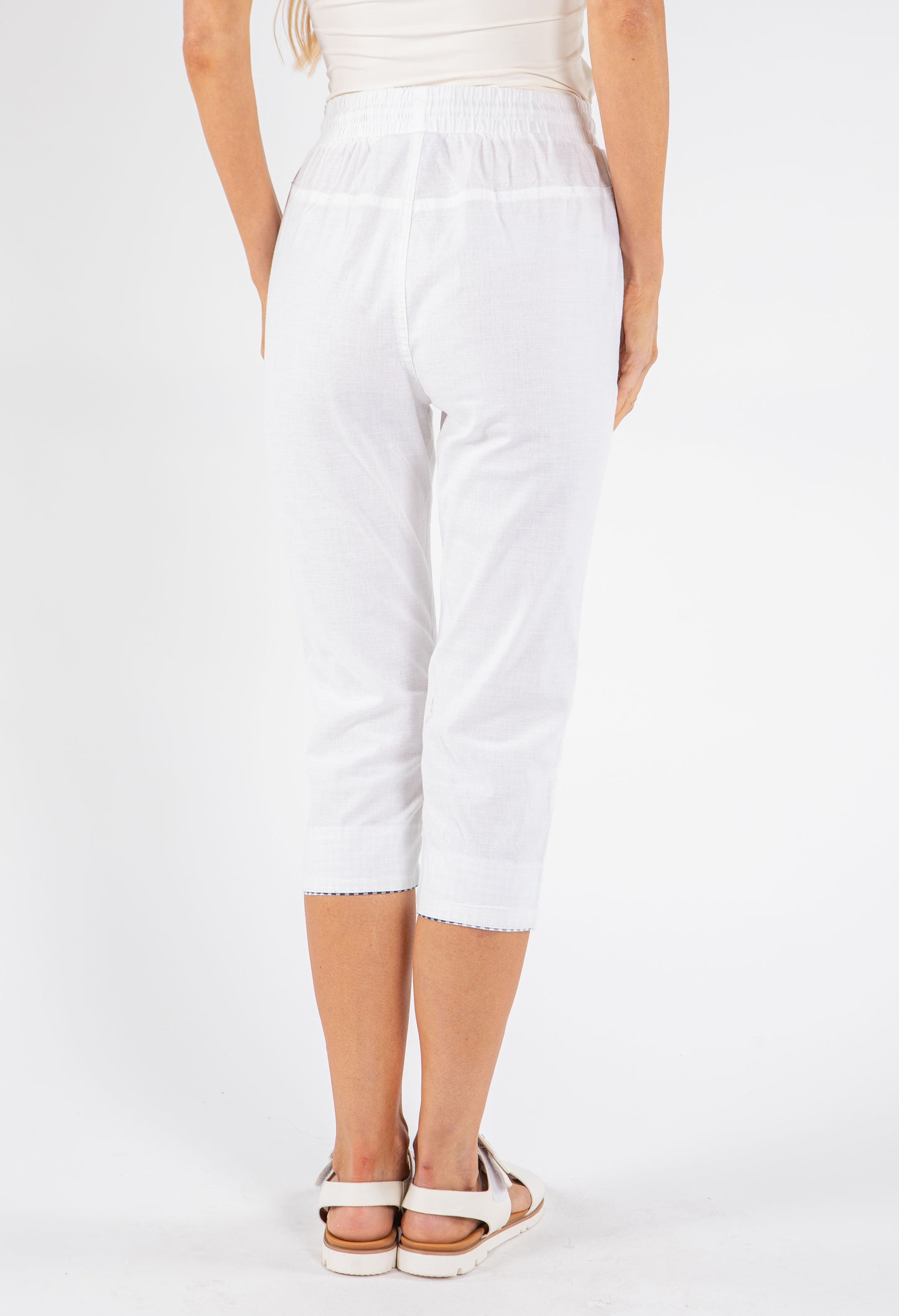 Pull-On Linen Capris