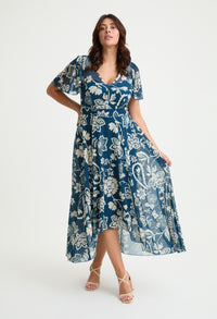 Tilly Angel Sleeve Sweetheart Curve+ Dress