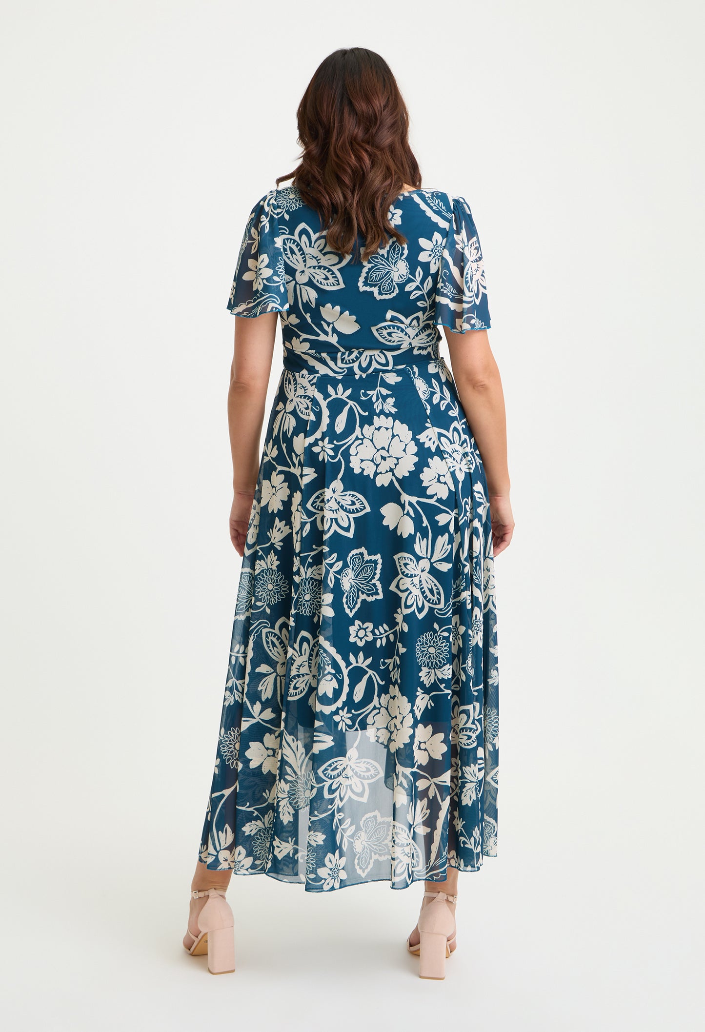 Tilly Angel Sleeve Sweetheart Curve+ Dress