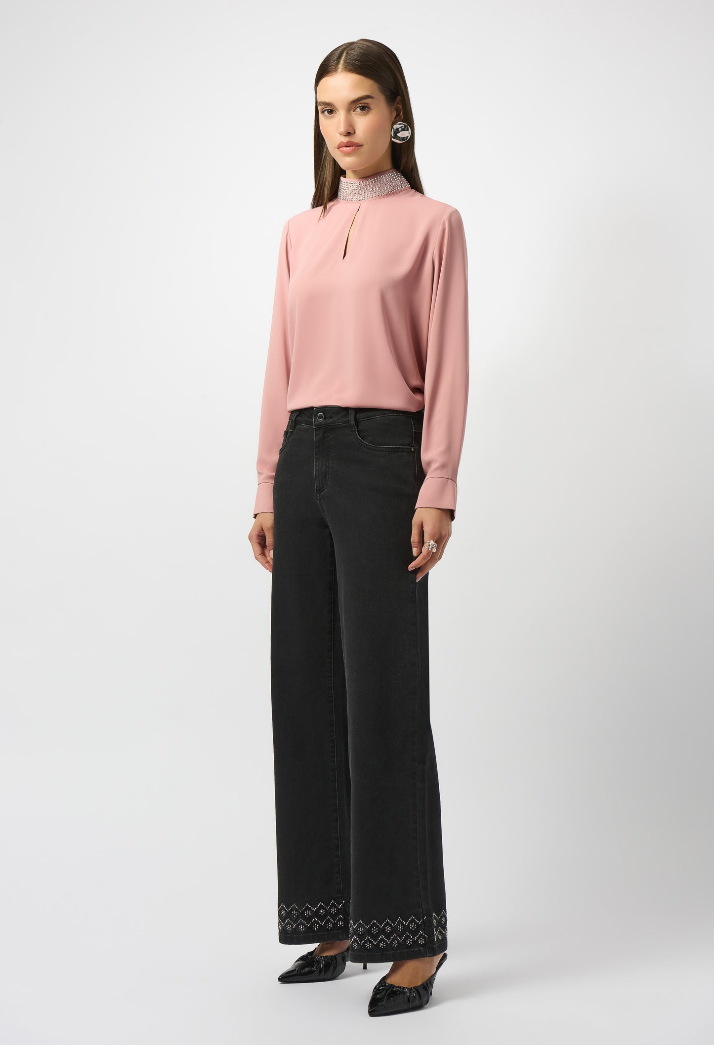 Embroidered Mid-rise Jean