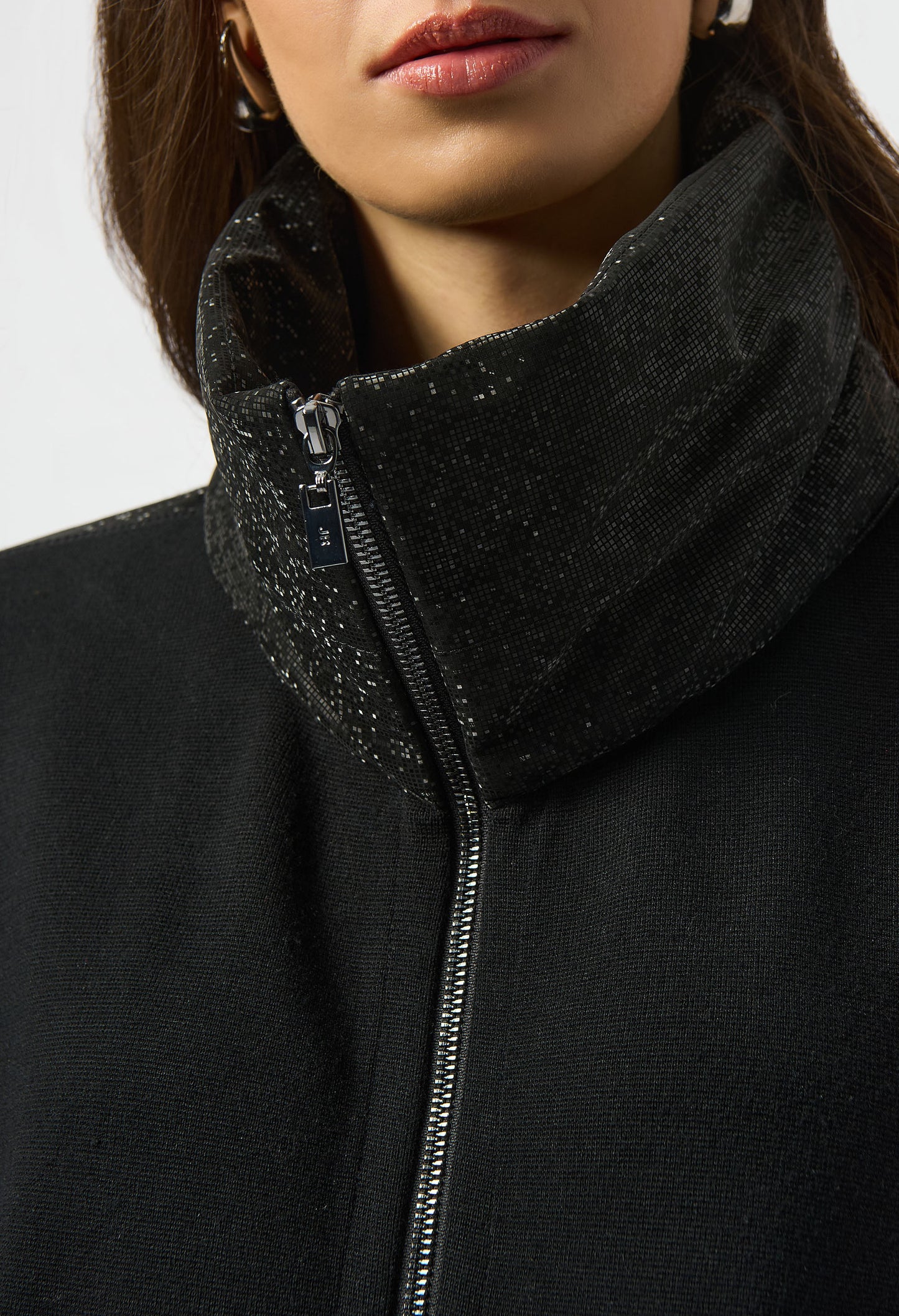 Hip-length Sleeveless Casual Jacket