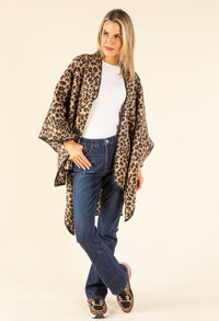 Soft Boucle Leopard Cape