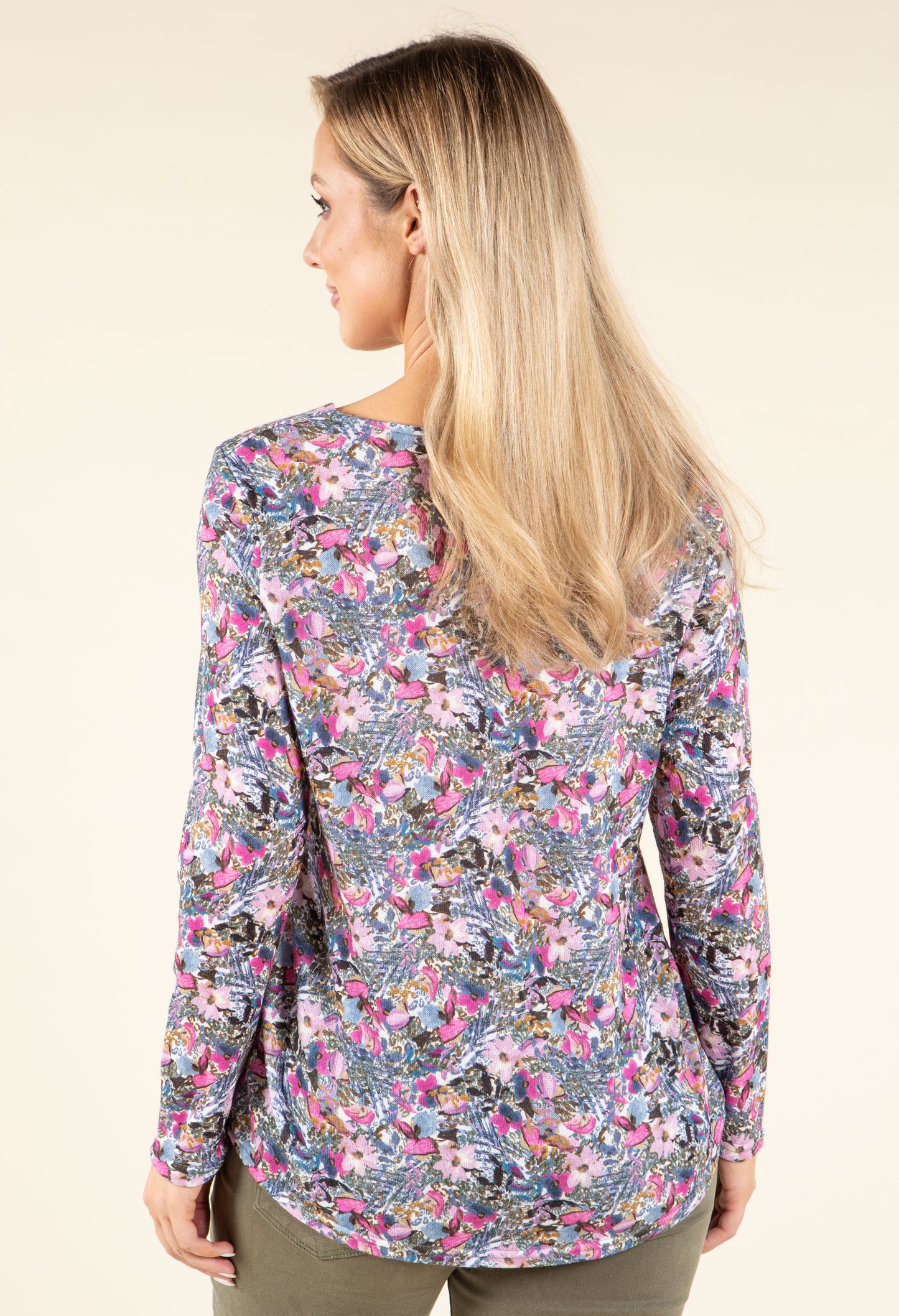 Scallop Neck Floral Knit Top