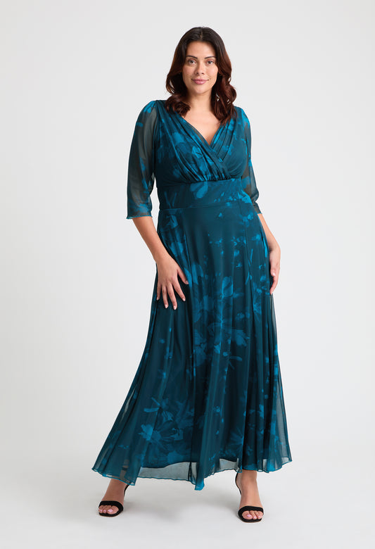 Verity Curve+ Maxi Dress