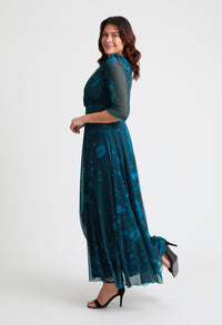 Verity Curve+ Maxi Dress