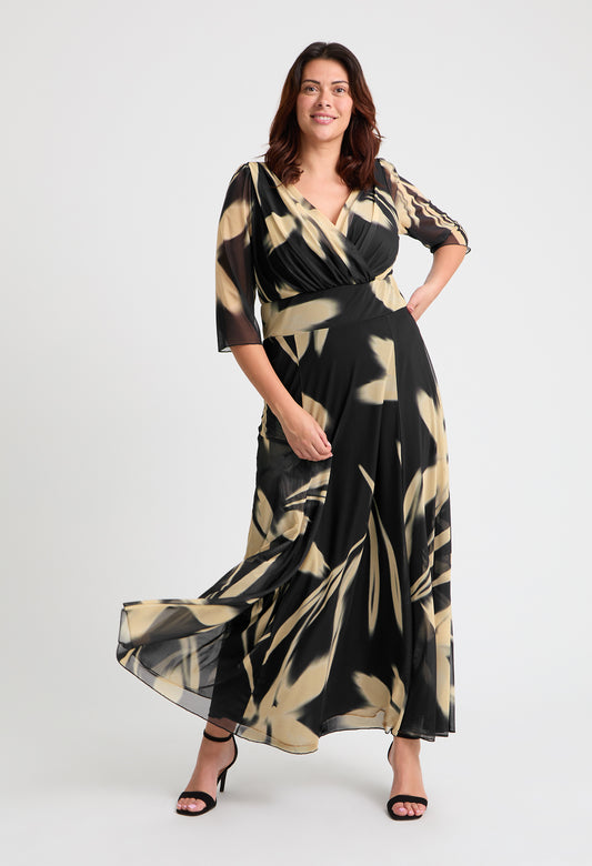 Verity Curve+ Maxi Dress