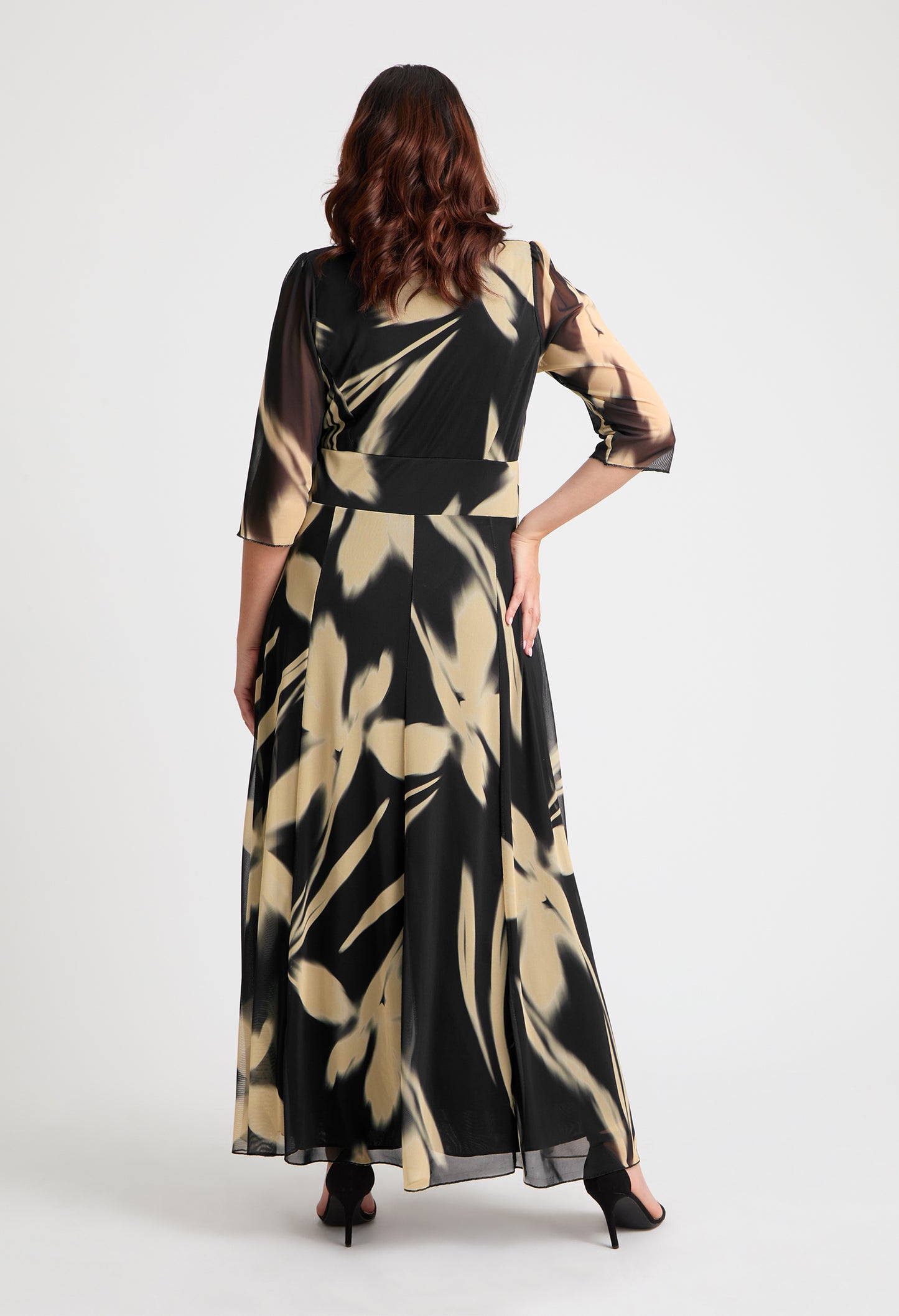Verity Curve+ Maxi Dress