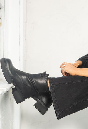 Front Zip Boot