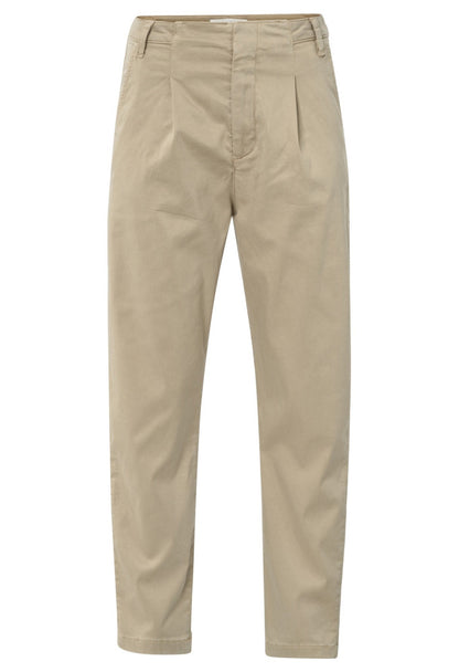 Pleated Trousers with chino pockets