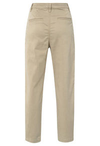 Pleated Trousers with chino pockets