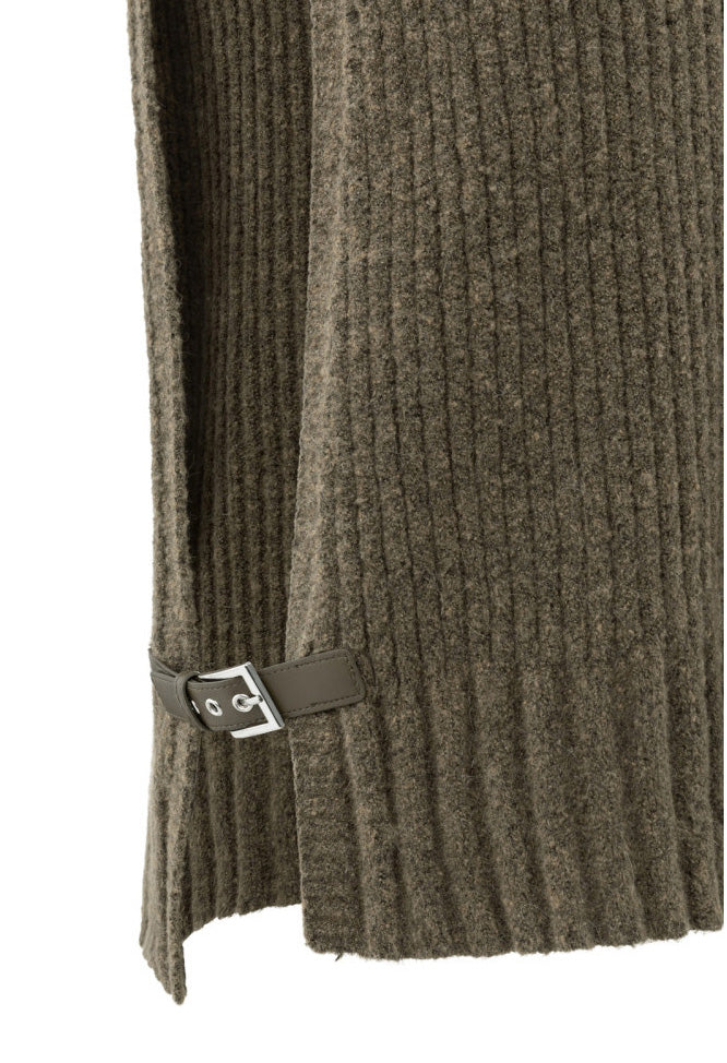 Ribbed sleeveless sweater