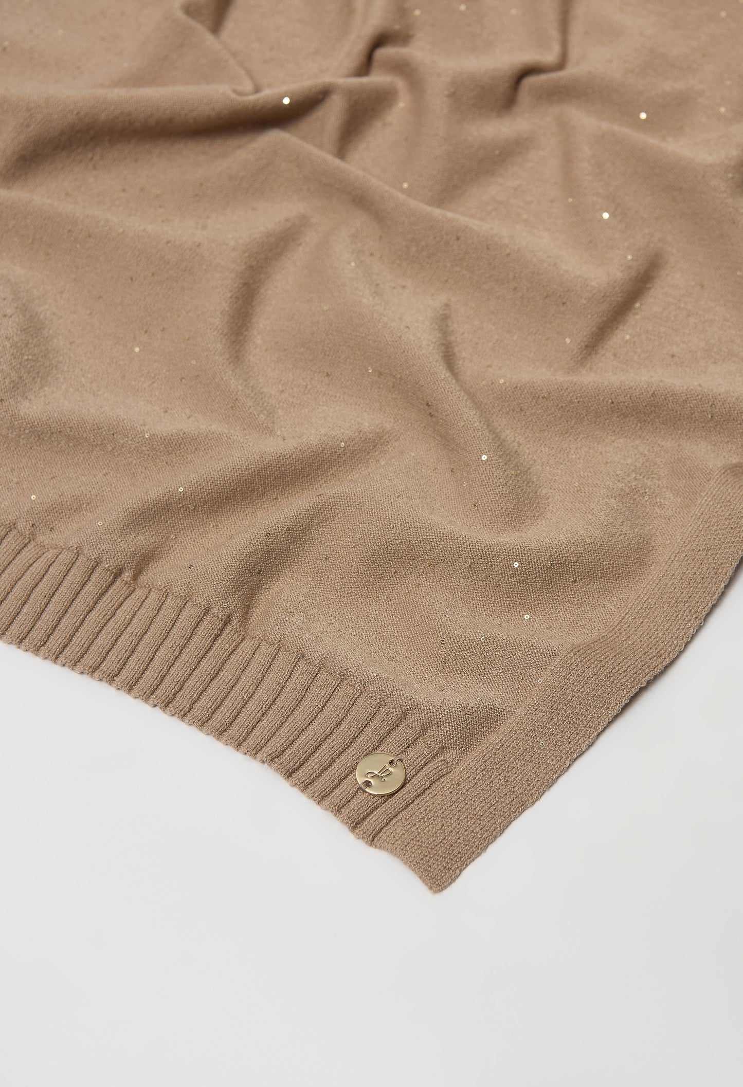 Plain Scarf With Jewel