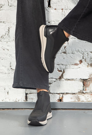 Front Zip Trainer