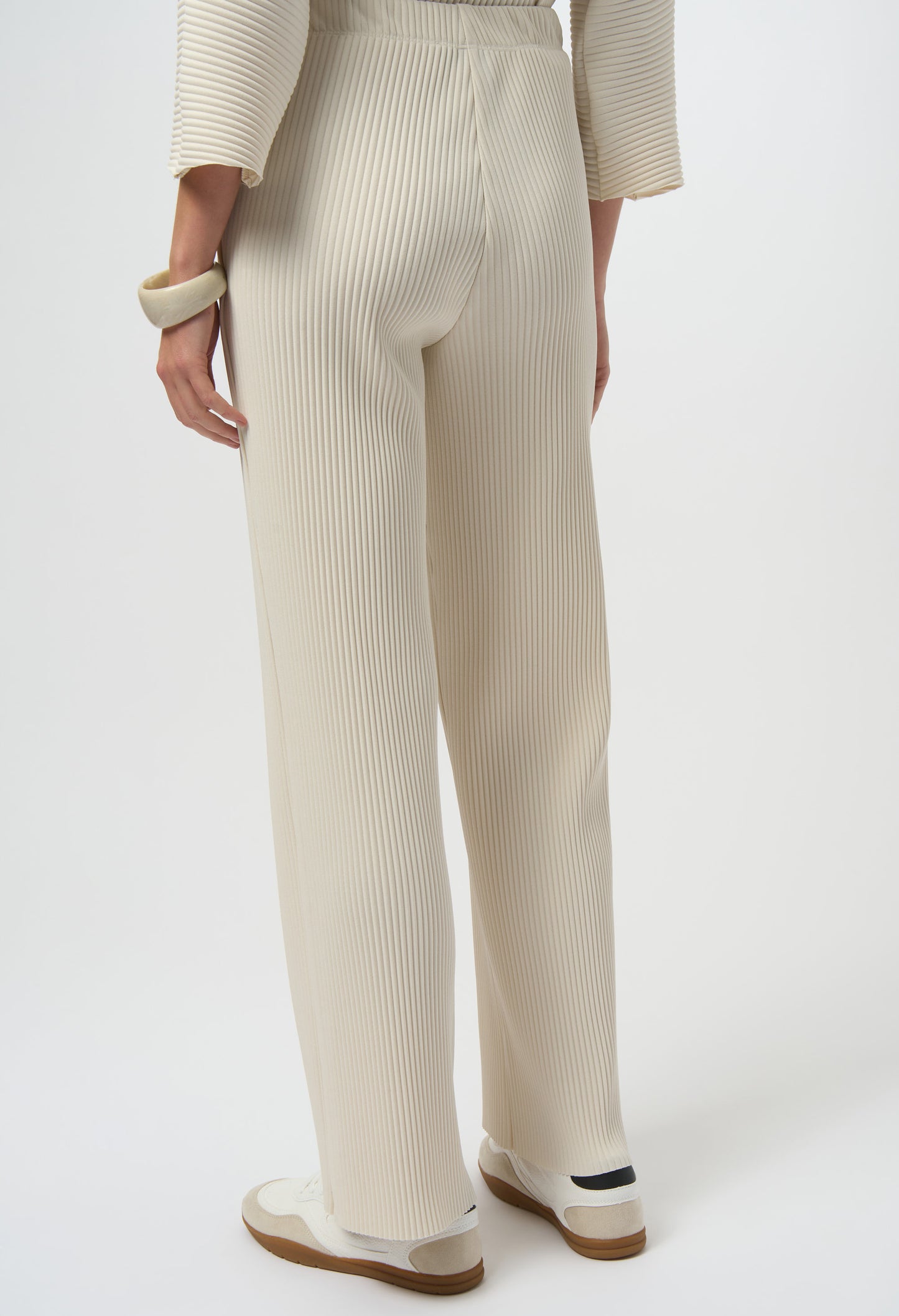 Relaxed Pleated Trousers