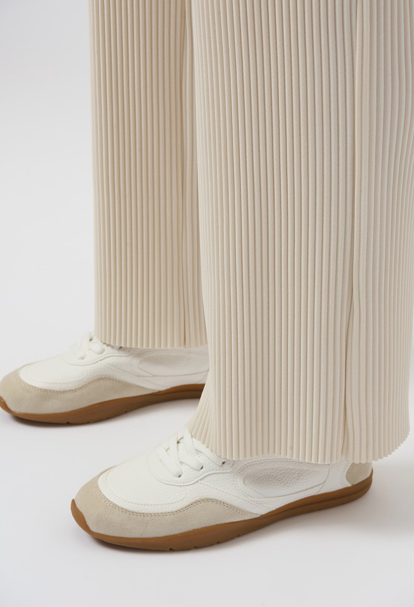 Relaxed Pleated Trousers