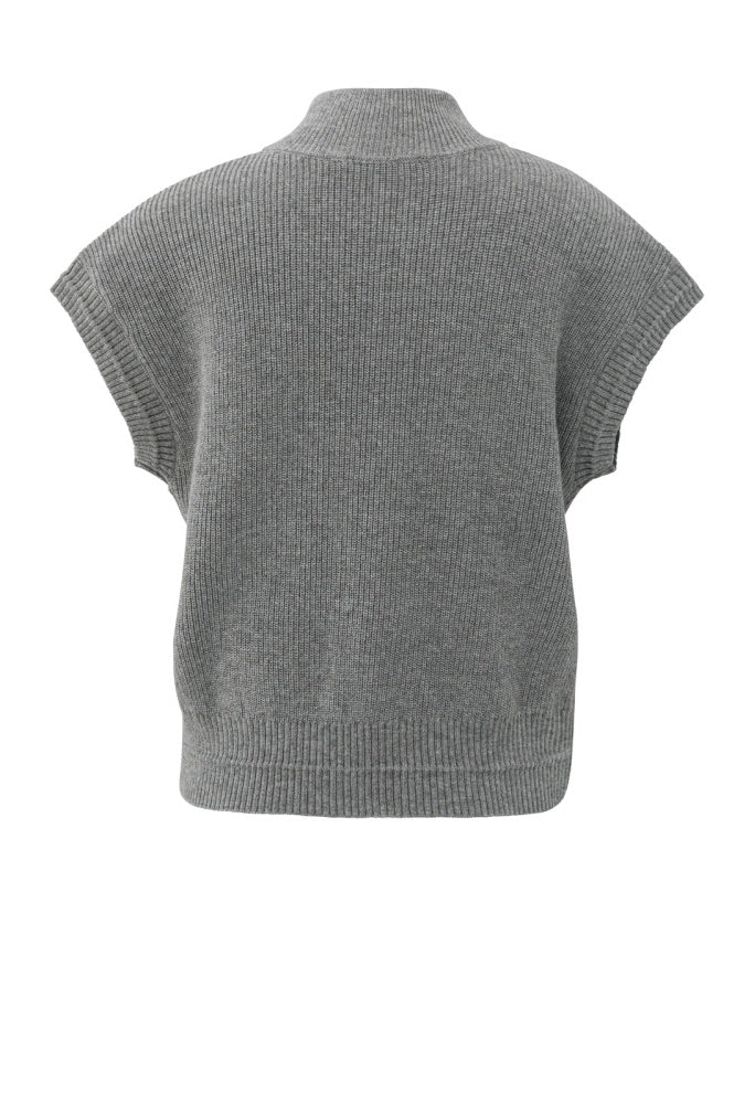 Sleeveless zip-up cardigan