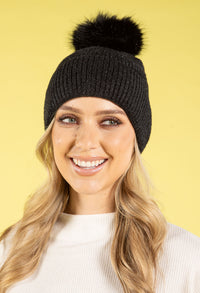 Ribbed Knit Pom Pom Beanie