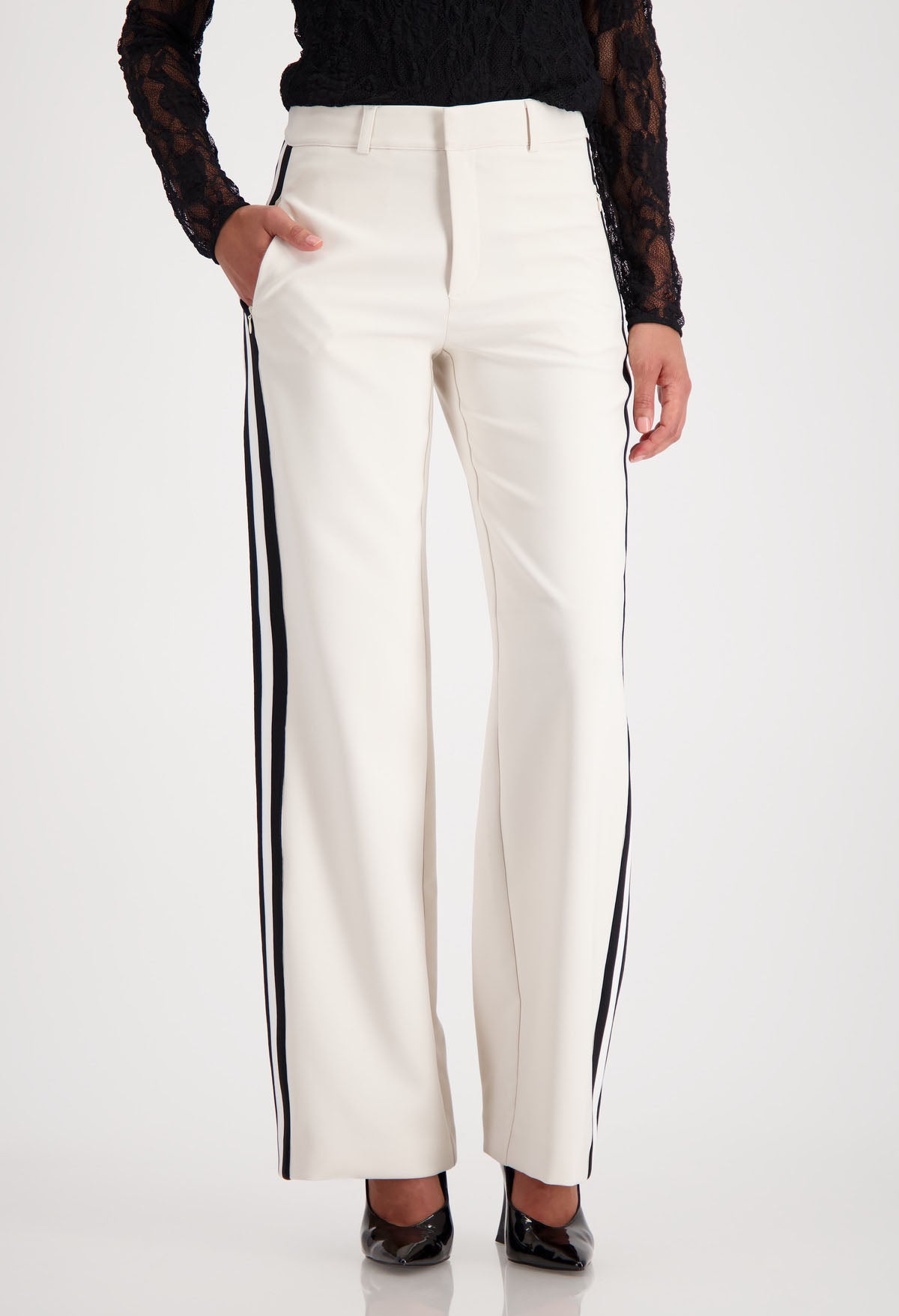 Straight-leg trousers
