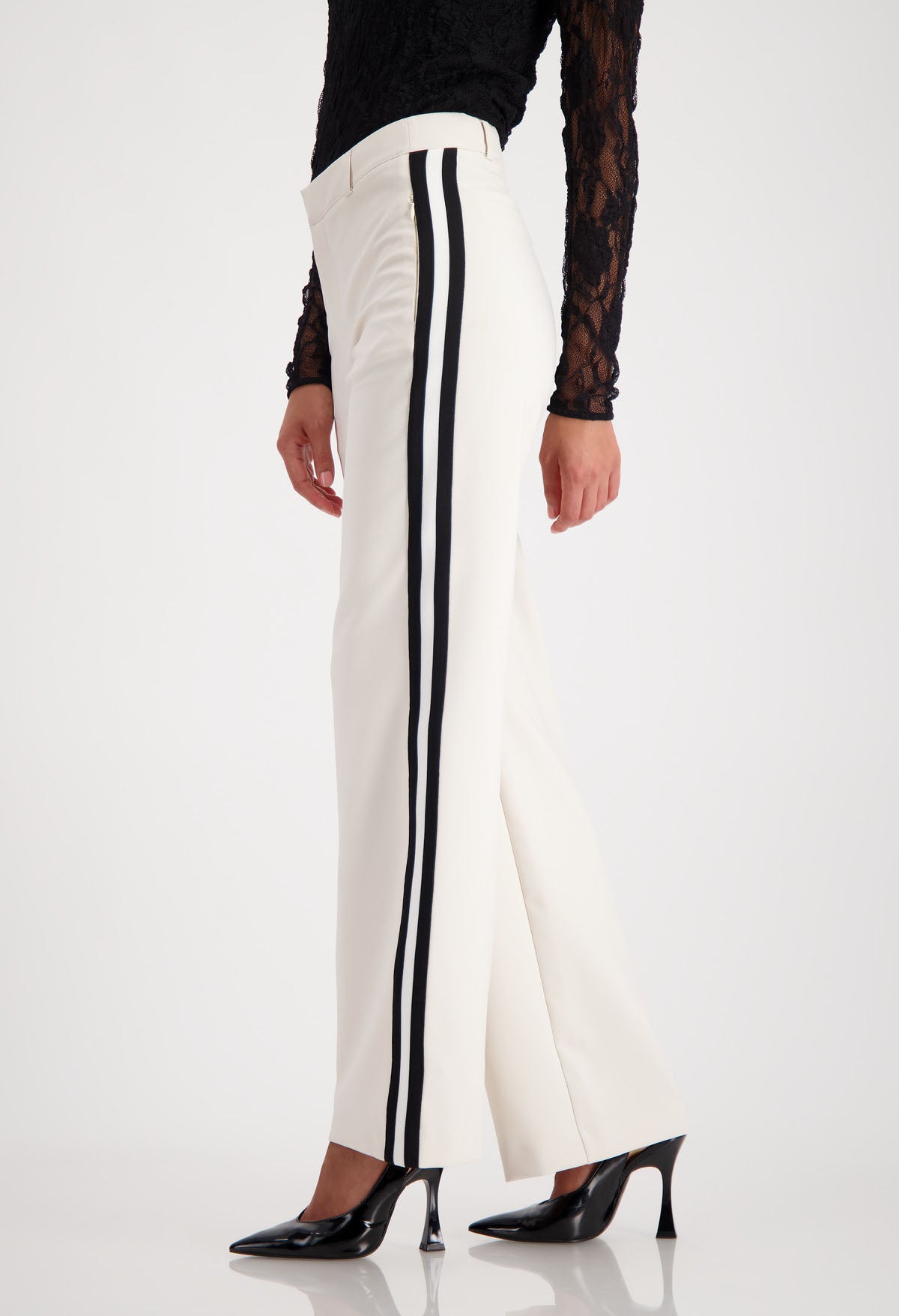 Straight-leg trousers