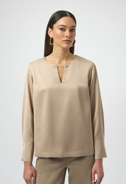 Chic V-neck Long-sleeve Blouse