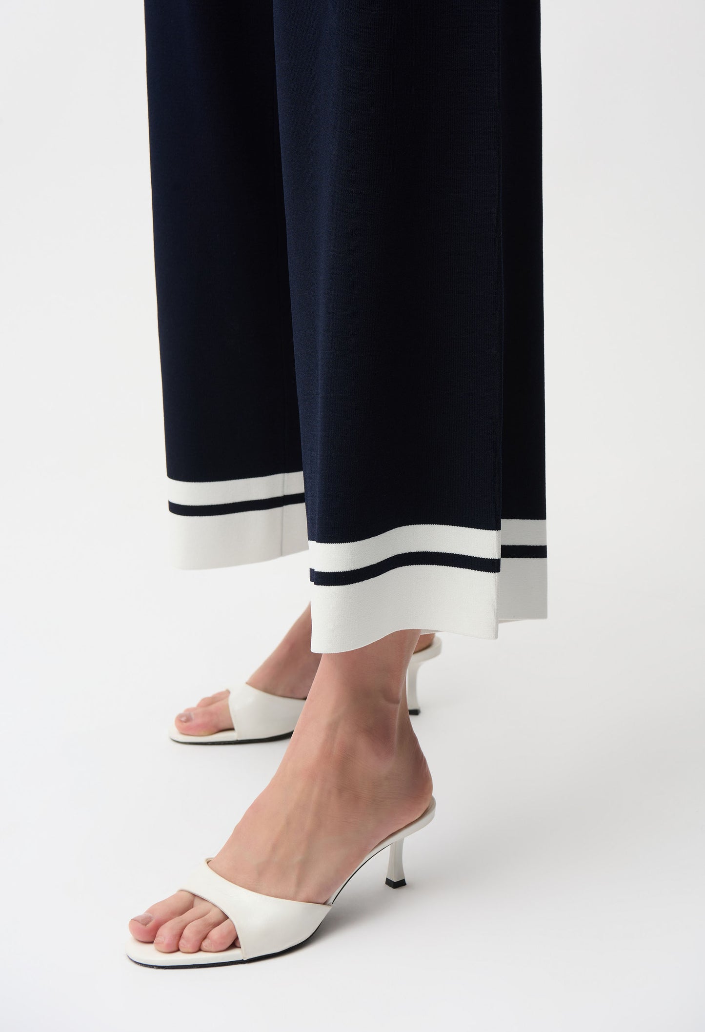 Mid-rise Wide-leg Trousers