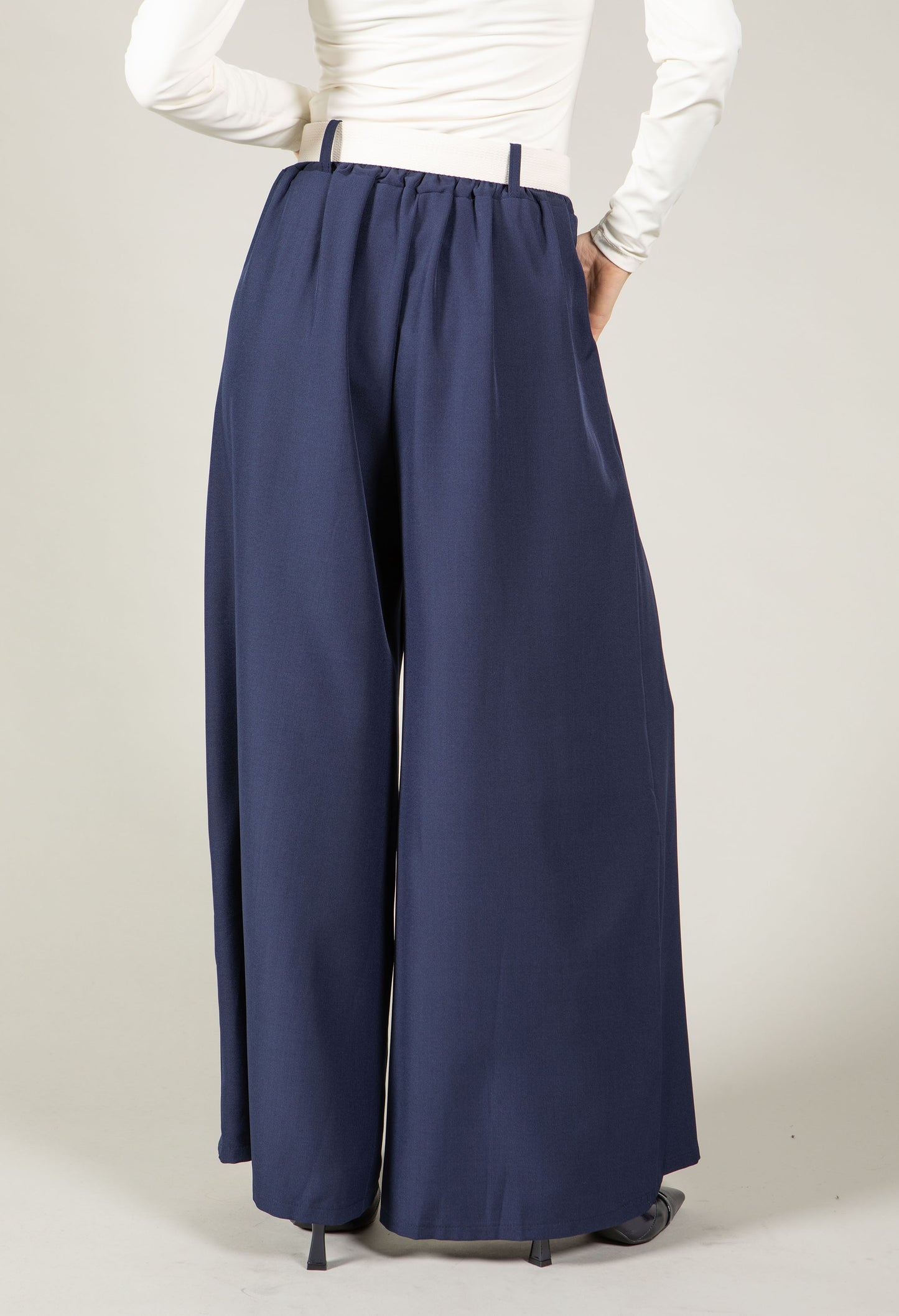 Regular Wide Leg Belted Trousers
